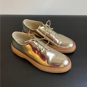 WANT Les Essentials Cordova Oxfords in Plated Gold